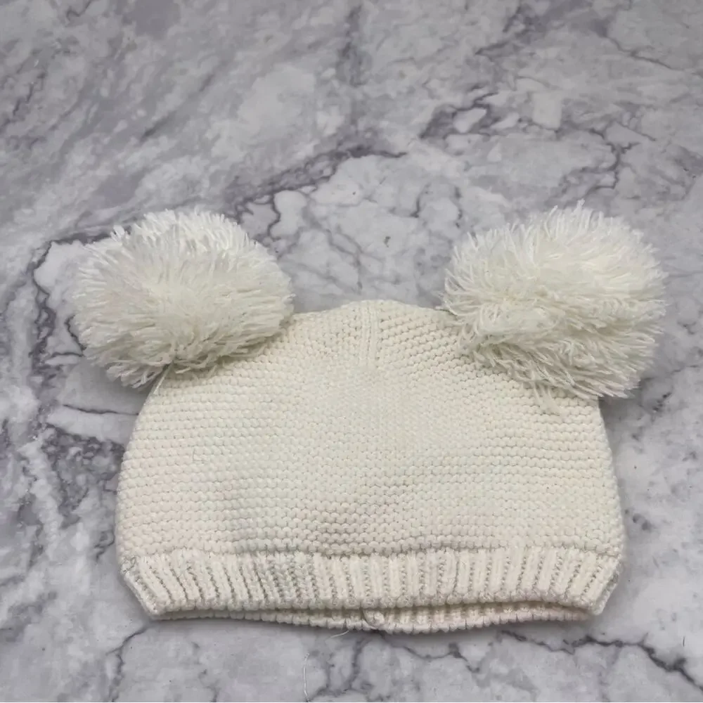 Carter's Cozy Knit Pom-Pom Hat for Kids - White Size 0-3months. Minor Stain